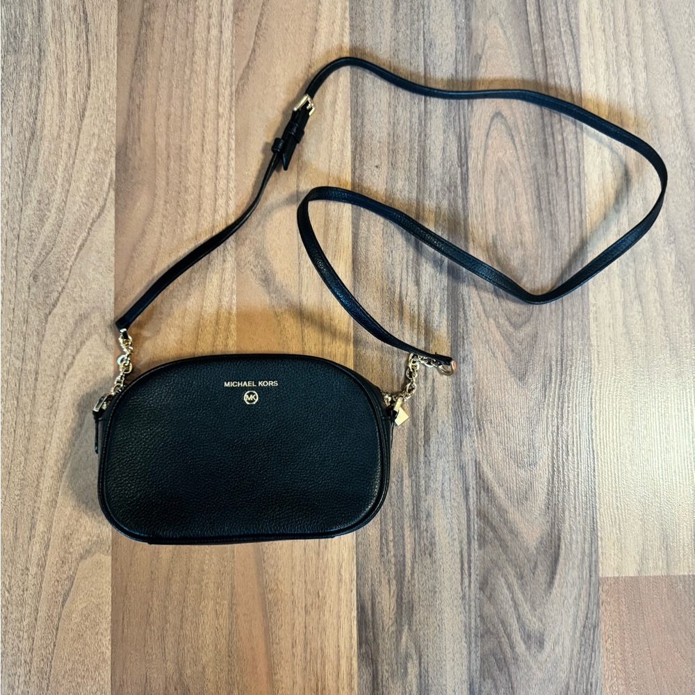 Michael Kors Elegant Black Crossbody Bag